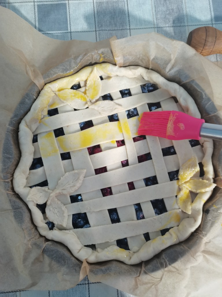 Blueberry-raspberry pie